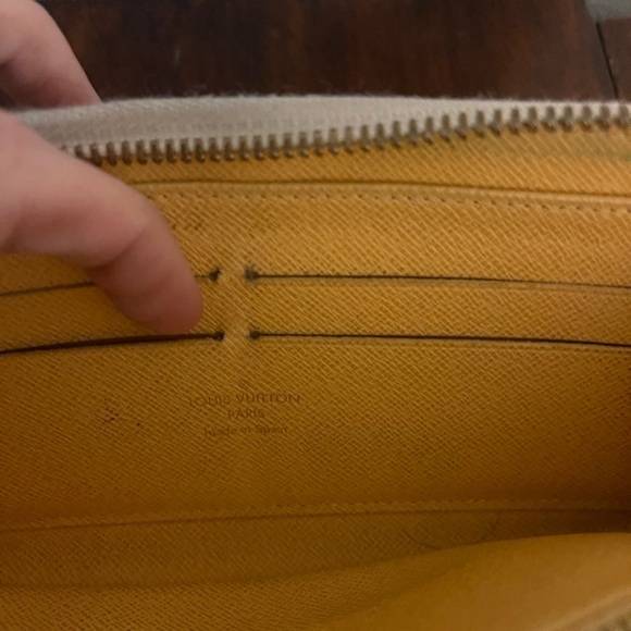 Louis Vuitton Cream and Blue Wallet - Picture 4 of 7